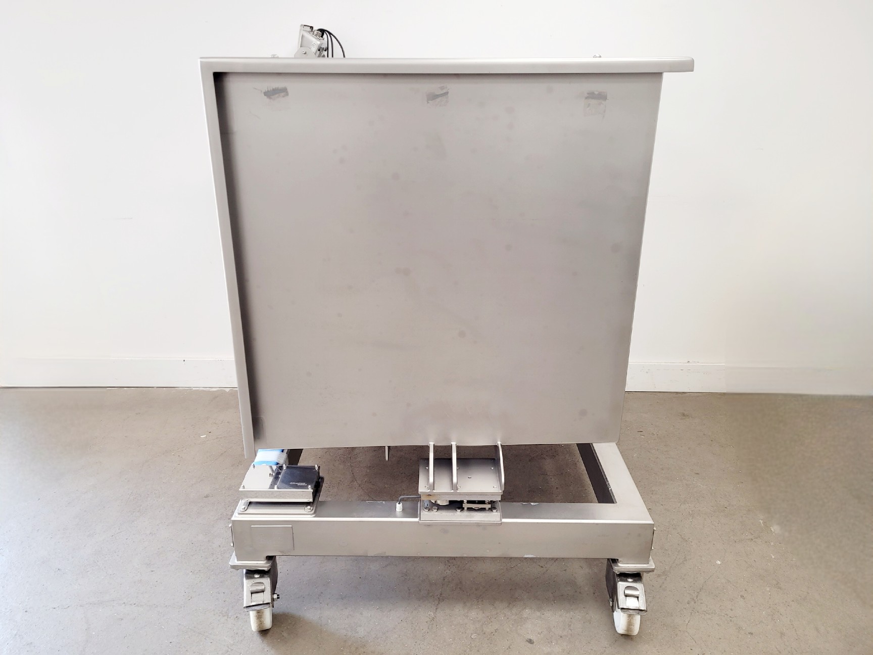 Image of Pall Life Sciences Magnetic Mixer Vessel 2021 Lab