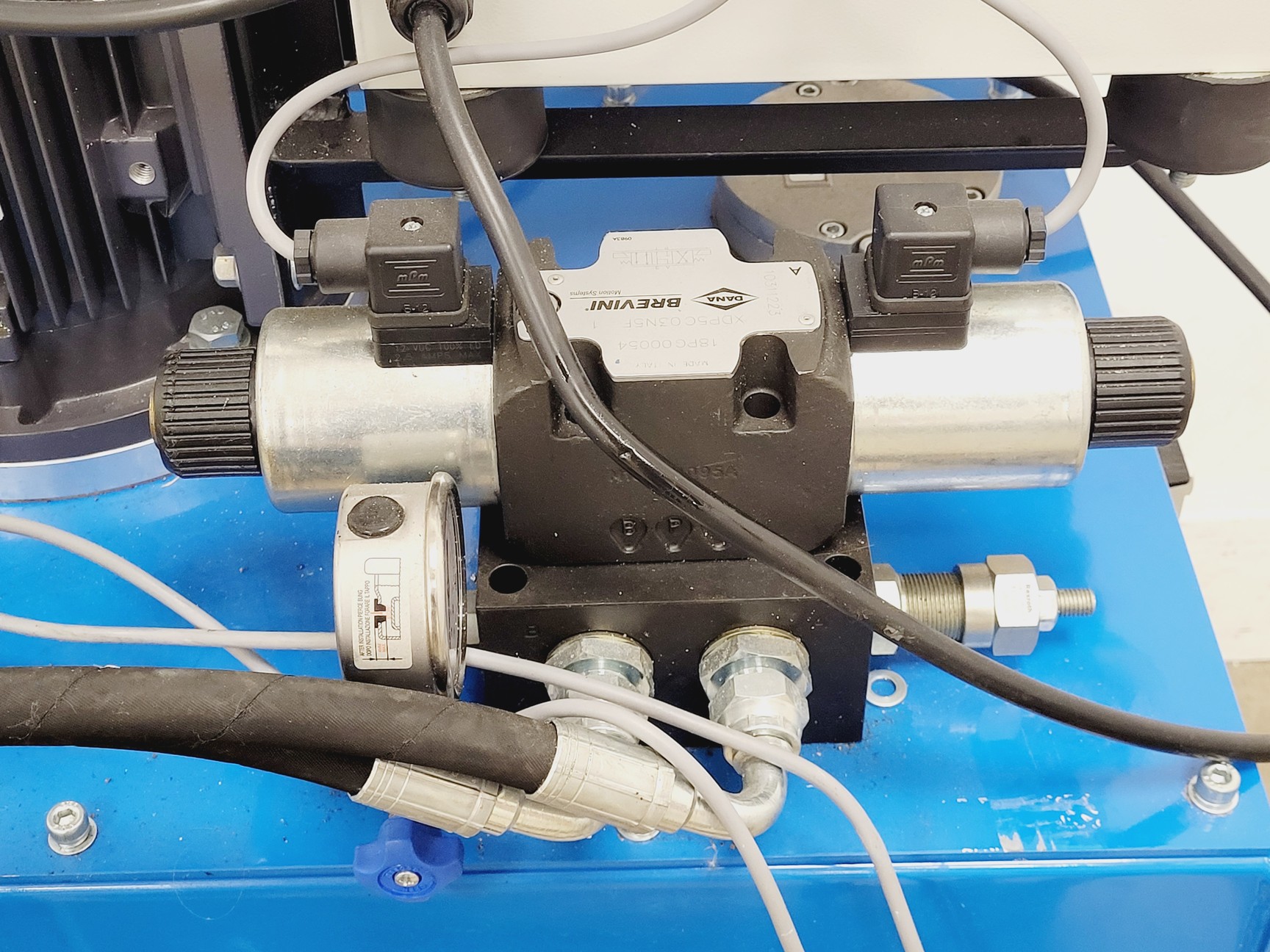 Image of Red Horizon Wave Generator