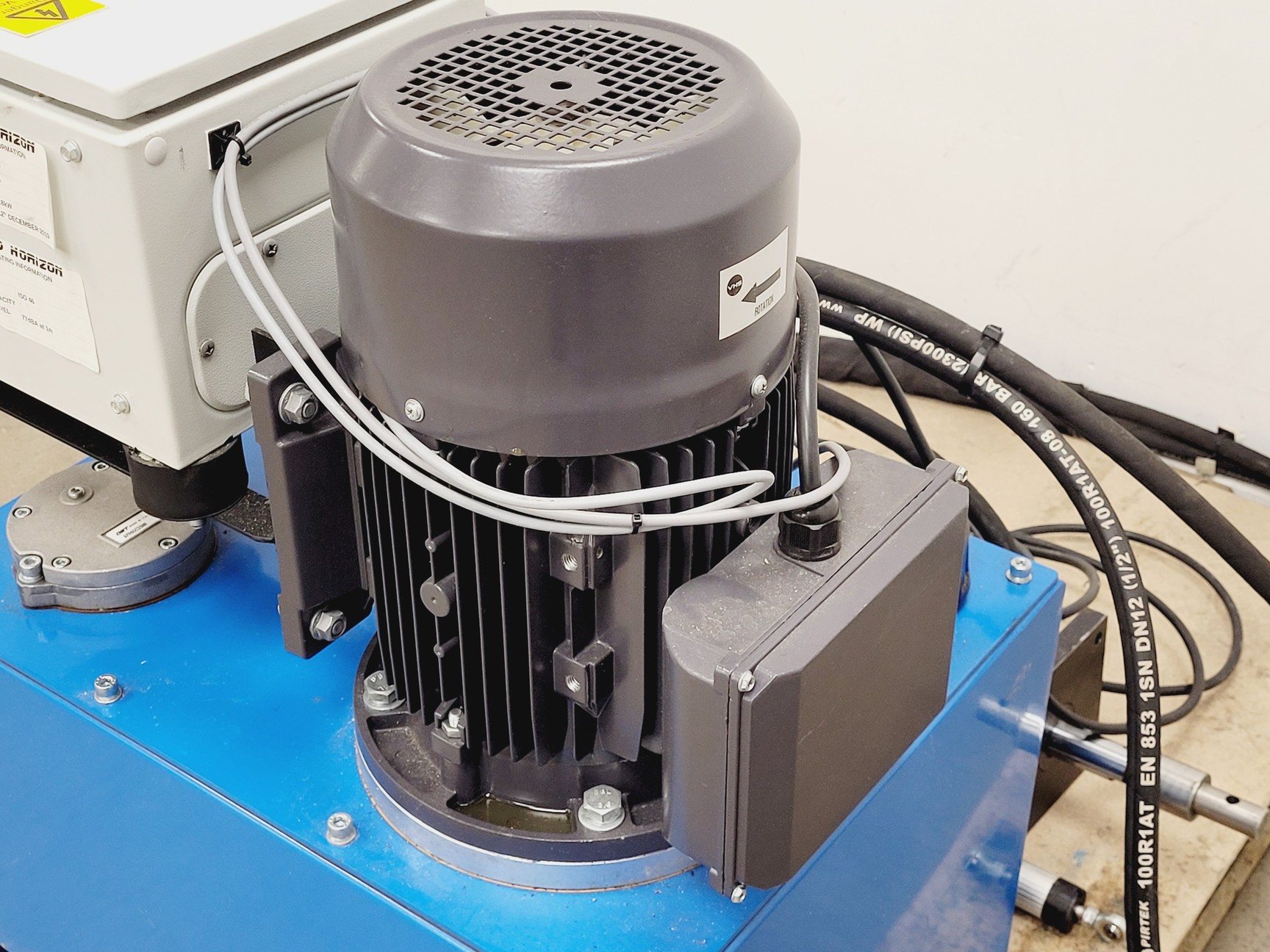 Image of Red Horizon Wave Generator