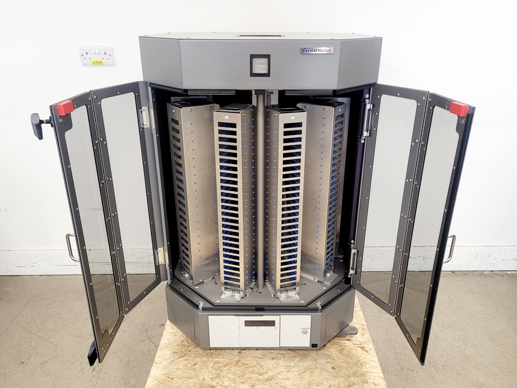 Image of Rigaku X-Ray Crystallography System Alchemist Minstrel UV Gallery DT