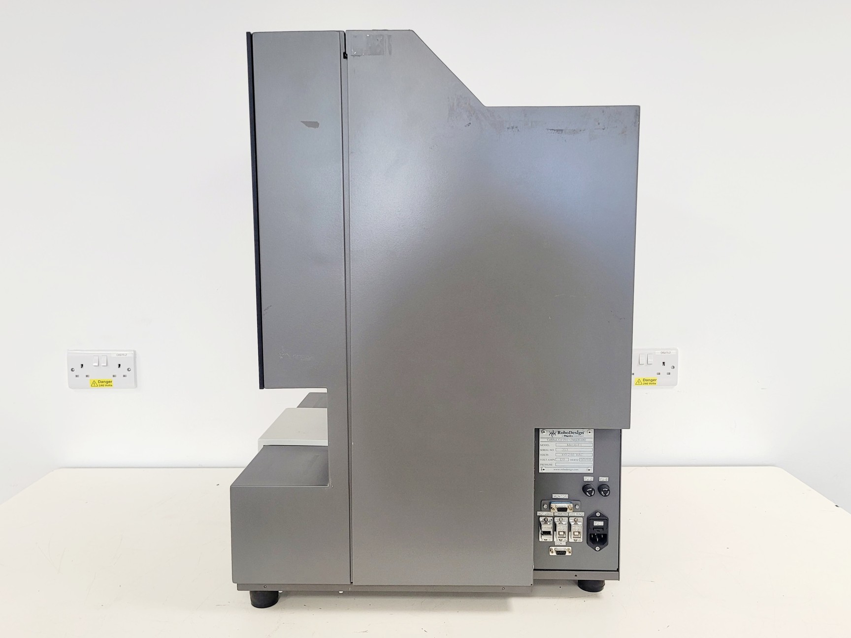 Image of Rigaku X-Ray Crystallography System Alchemist Minstrel UV Gallery DT