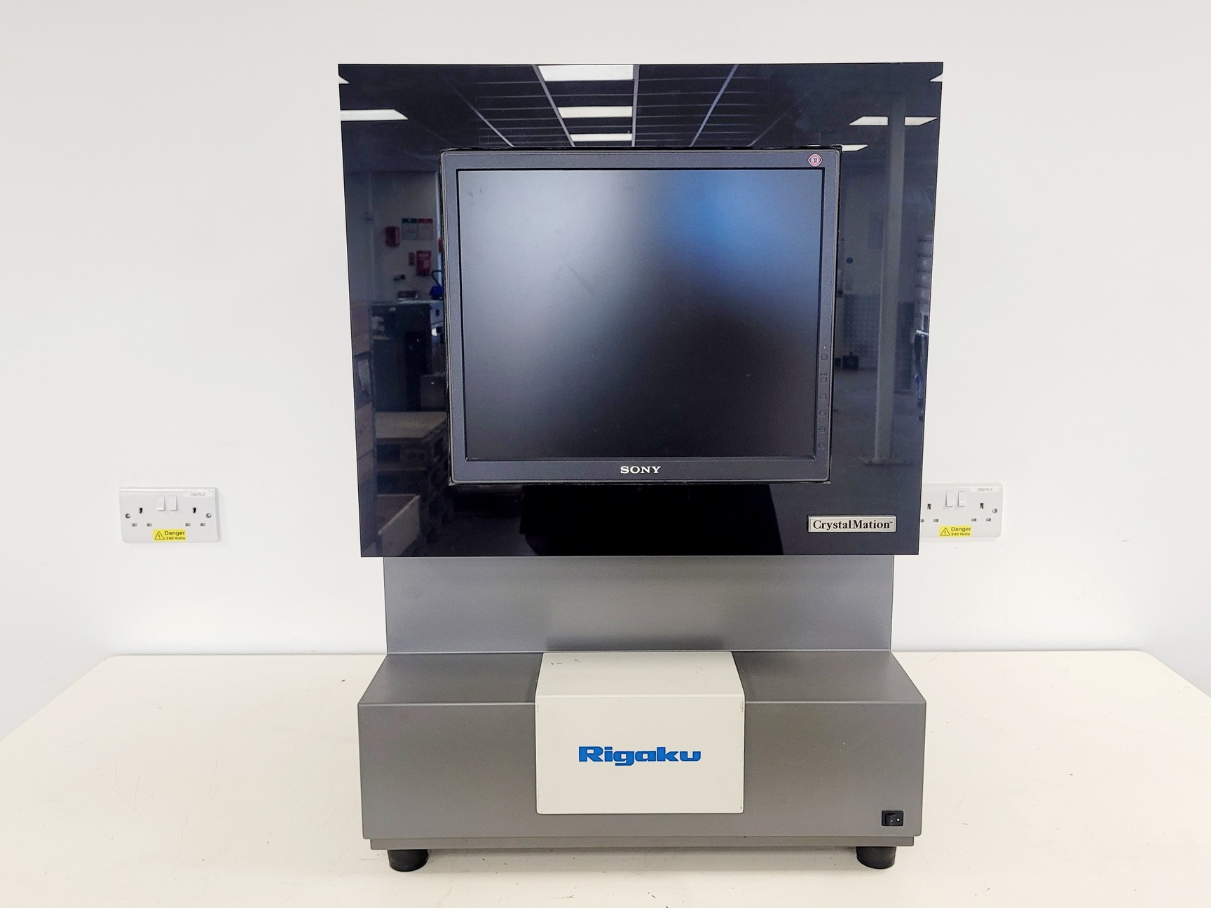 Image of Rigaku X-Ray Crystallography System Alchemist Minstrel UV Gallery DT