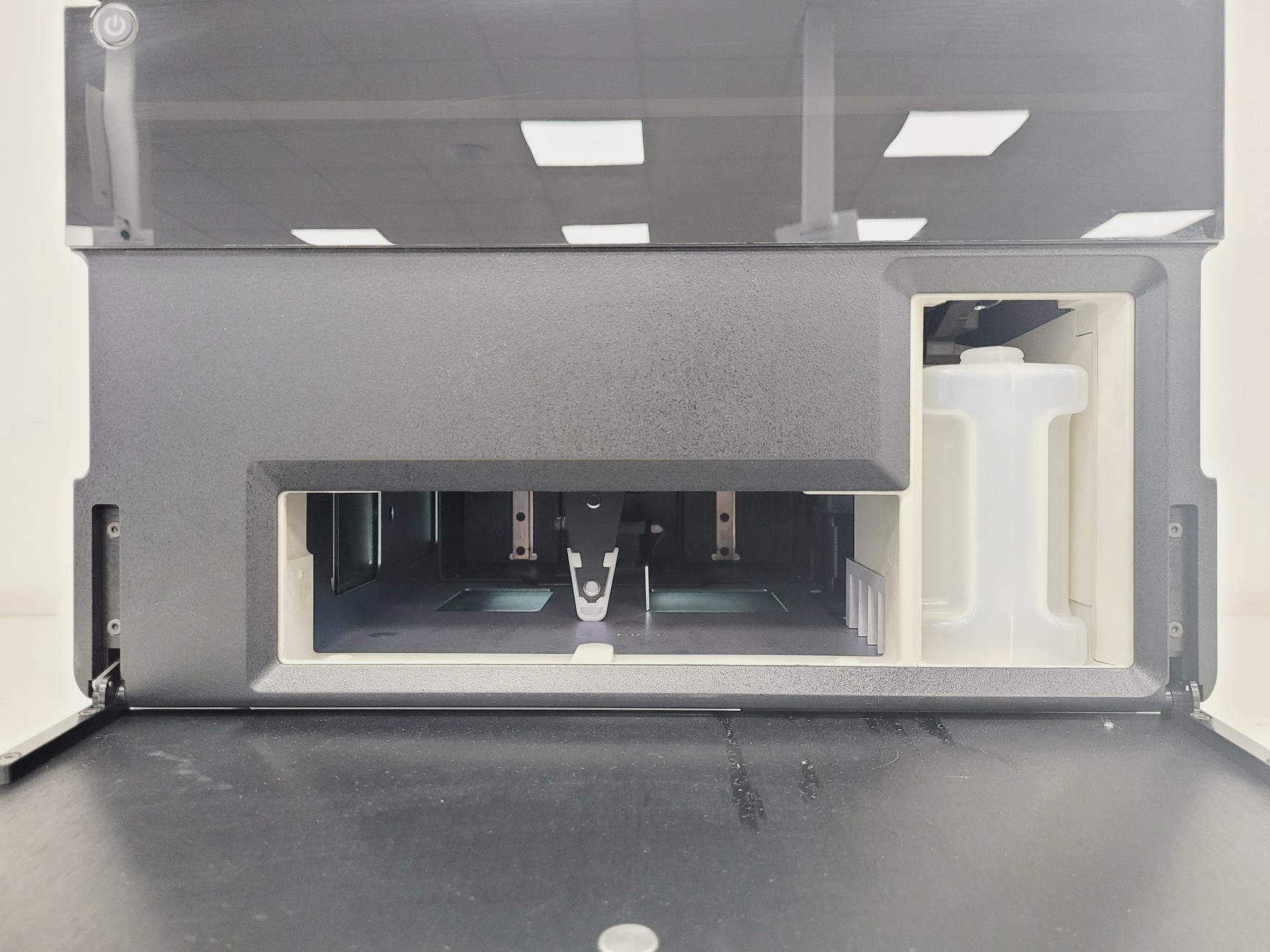 Image of Illumina MiniSeq DNA Sequencer Lab
