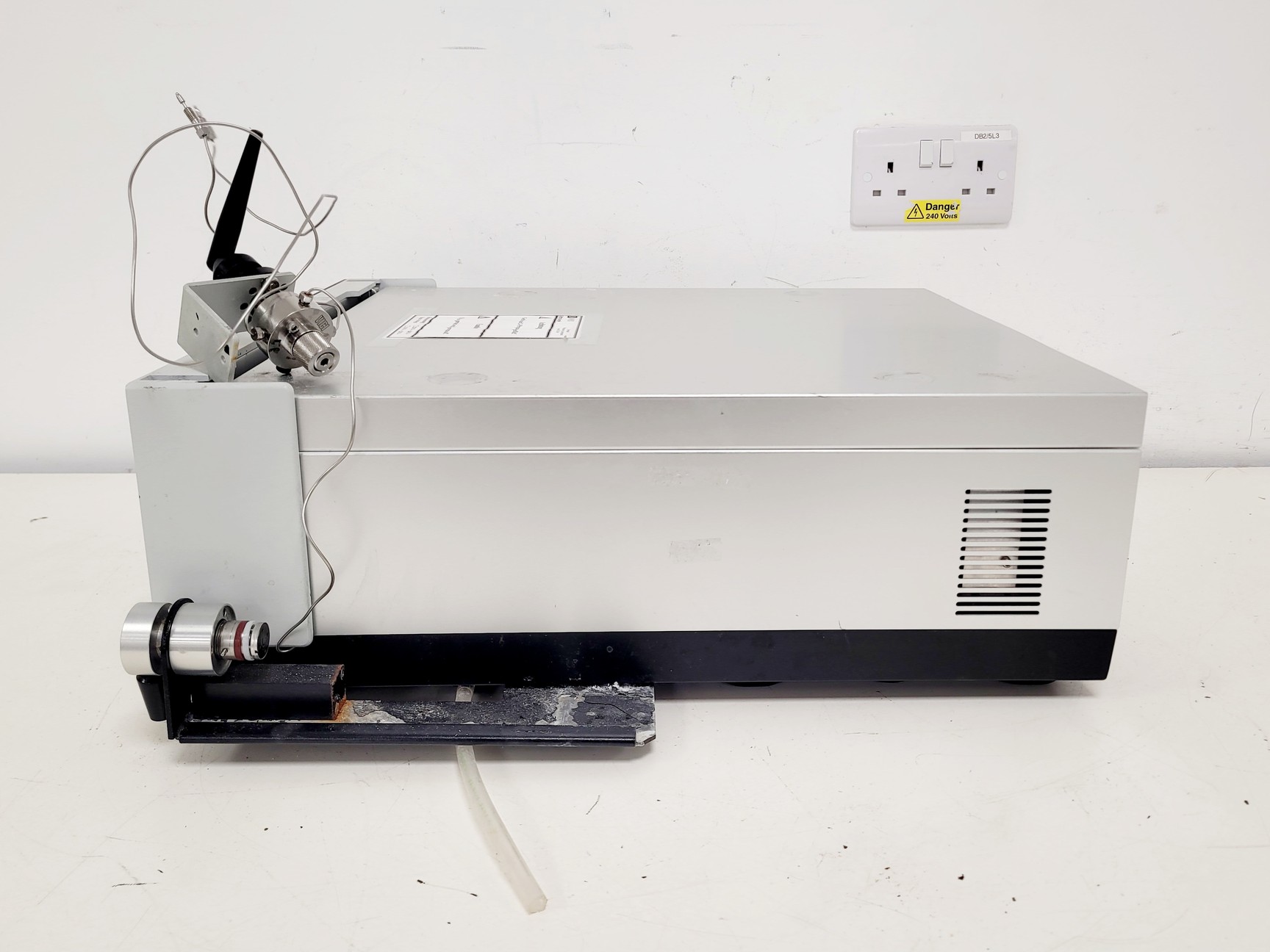 Image of Dionex UltiMate 3000 HPG-3200P HPLC Module Lab