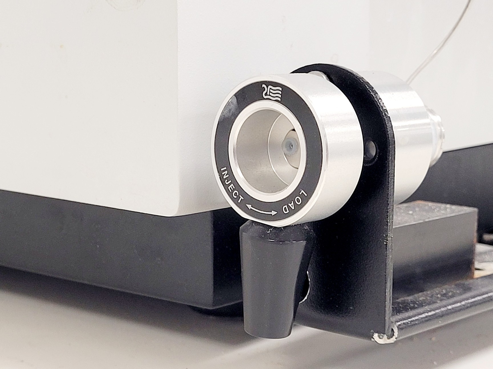 Image of Dionex UltiMate 3000 HPG-3200P HPLC Module Lab