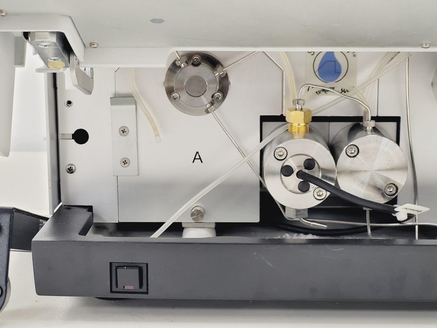 Image of Dionex UltiMate 3000 HPG-3200P HPLC Module Lab