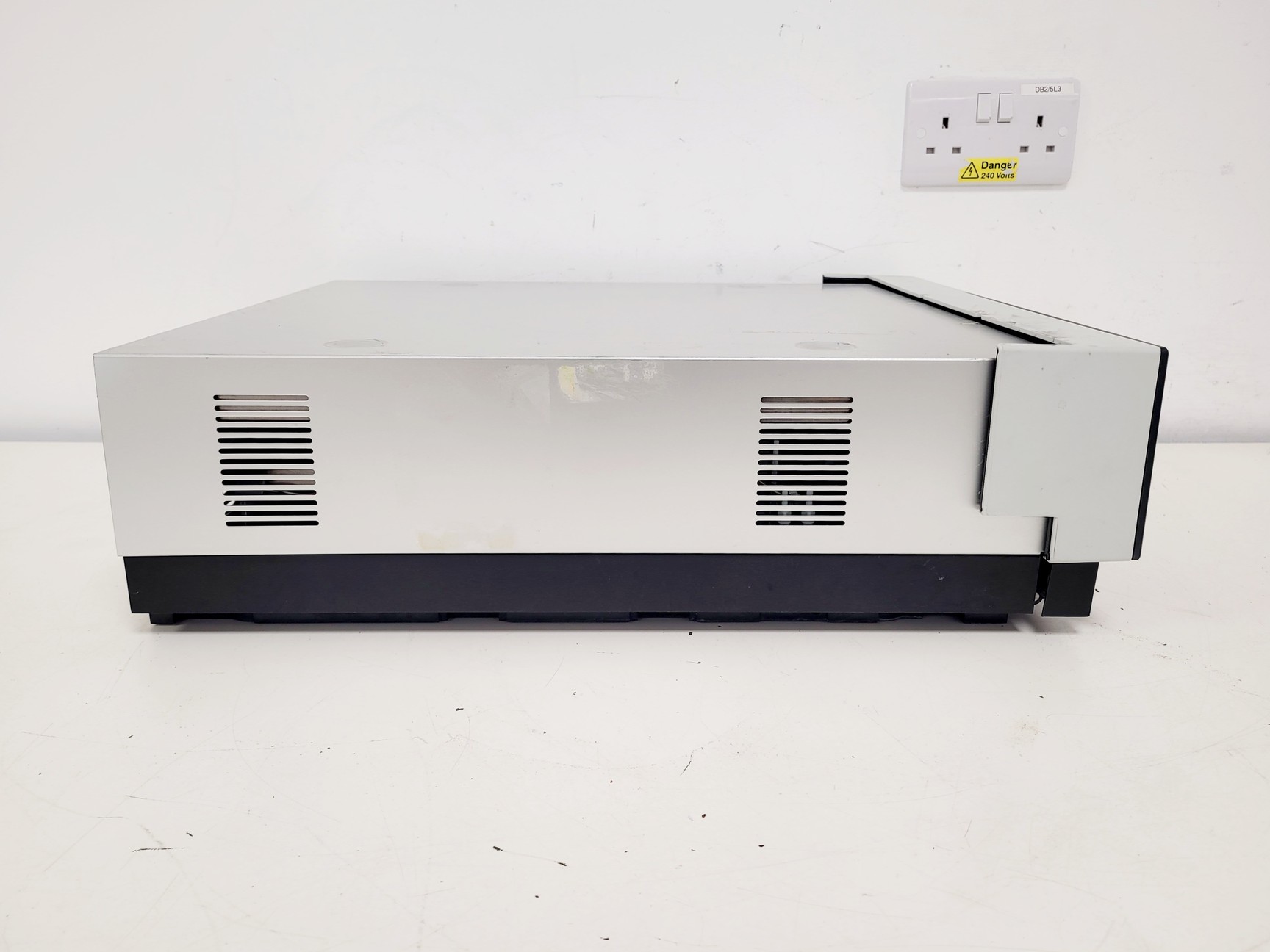 Image of Dionex UltiMate 3000 Variable Wavelength Detector Lab