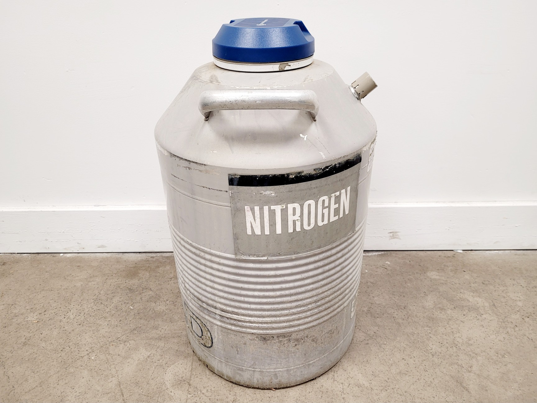 Image of Taylor Wharton 25LD Liquid Nitrogen Dewar