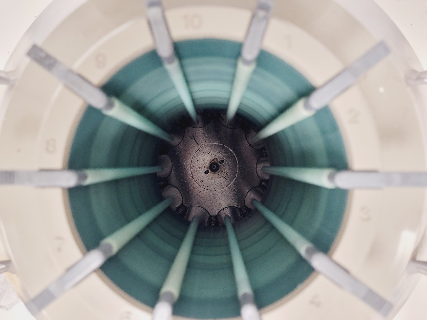 Image of Taylor-Wharton 35HC Liquid Nitrogen Dewar