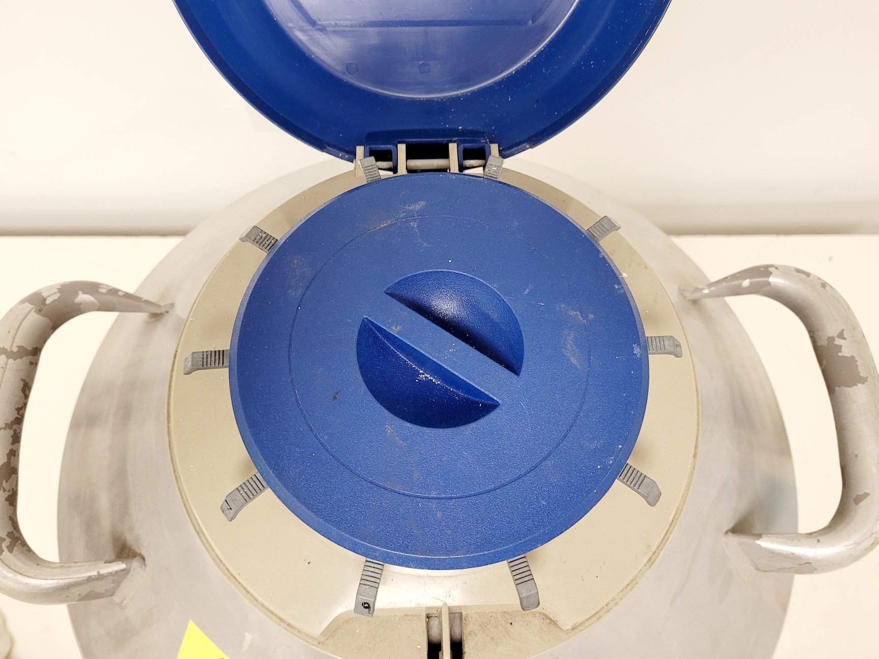 Image of Taylor-Wharton 35HC Liquid Nitrogen Dewar