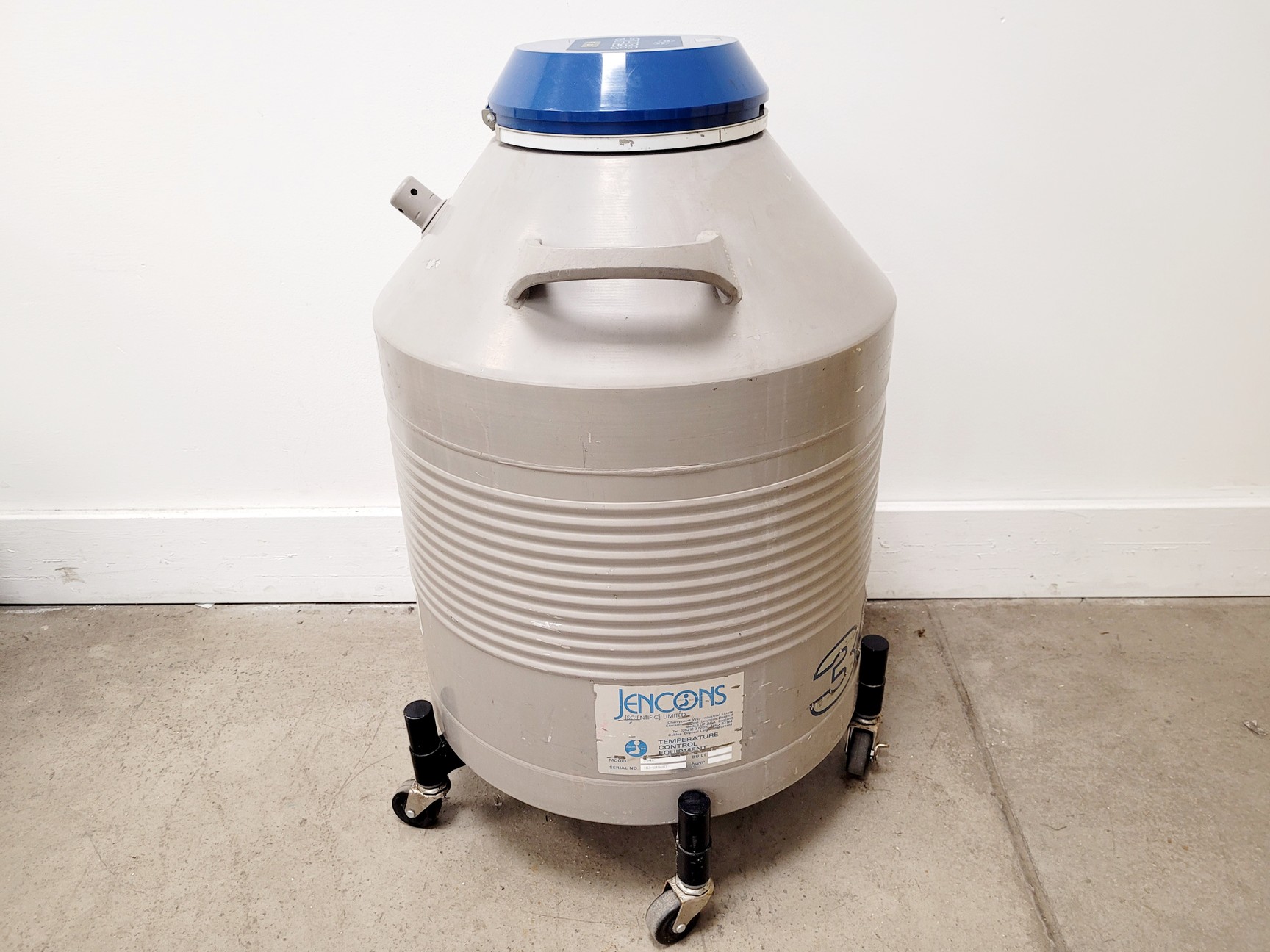 Image of Union Carbide 35HC Liquid Nitrogen Dewar