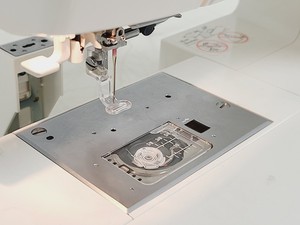 Thumbnail image of Janome Memory Craft 350 Sewing/Embroidery Machine MC350E
