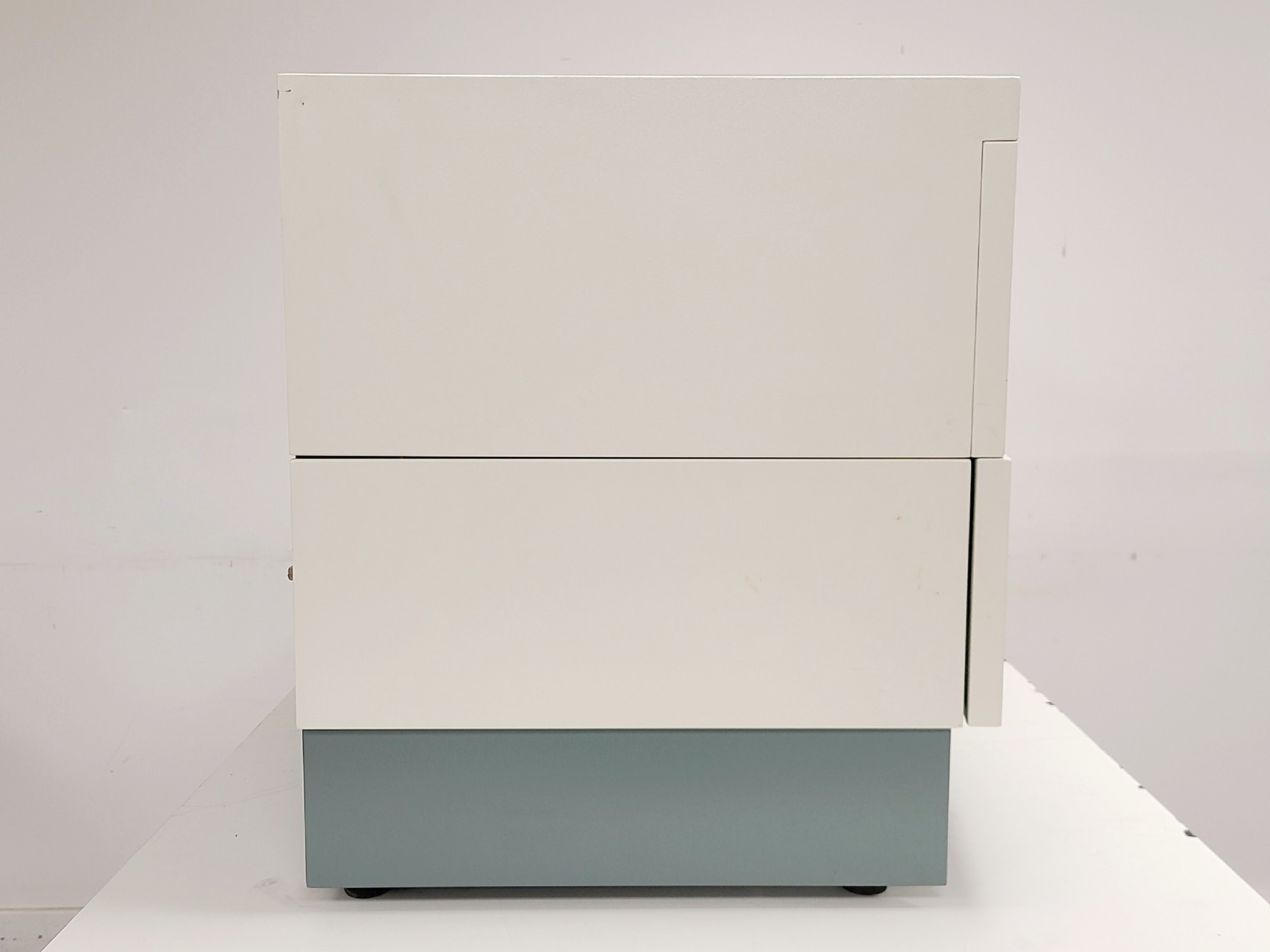 Image of BD FACSCalibur Flow Cytometer & Transformer System Lab