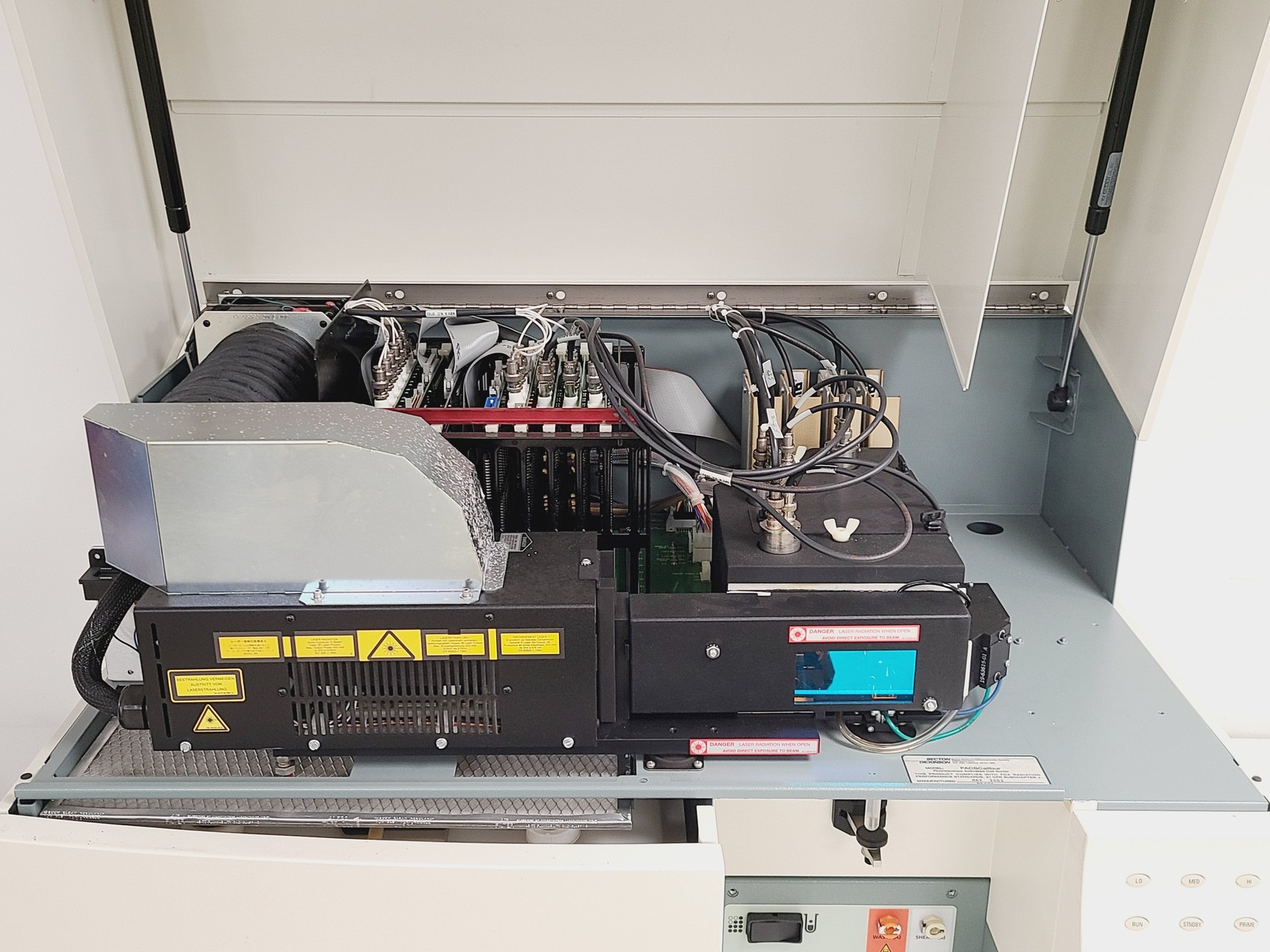 Image of BD FACSCalibur Flow Cytometer & Transformer System Lab