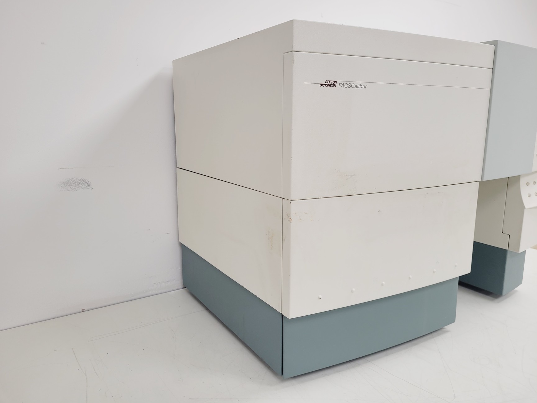 Image of BD FACSCalibur Flow Cytometer w/ HTS High Throughput Sampler & Transformer Lab