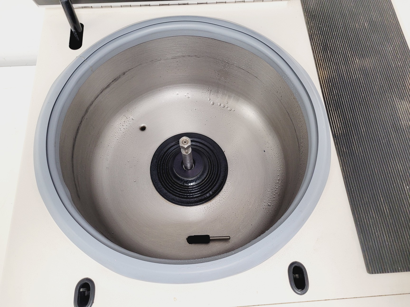 Image of ALC PK 130R Refrigerated Centrifuge w/ T535 Rotor 4300RPM Lab