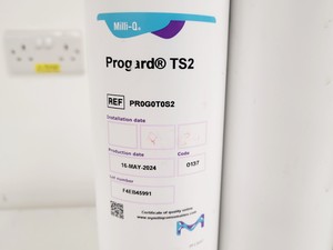 Thumbnail image of Millipore Elix Essential 10 UV Water Purification System w/ 60 Litre Tank Lab