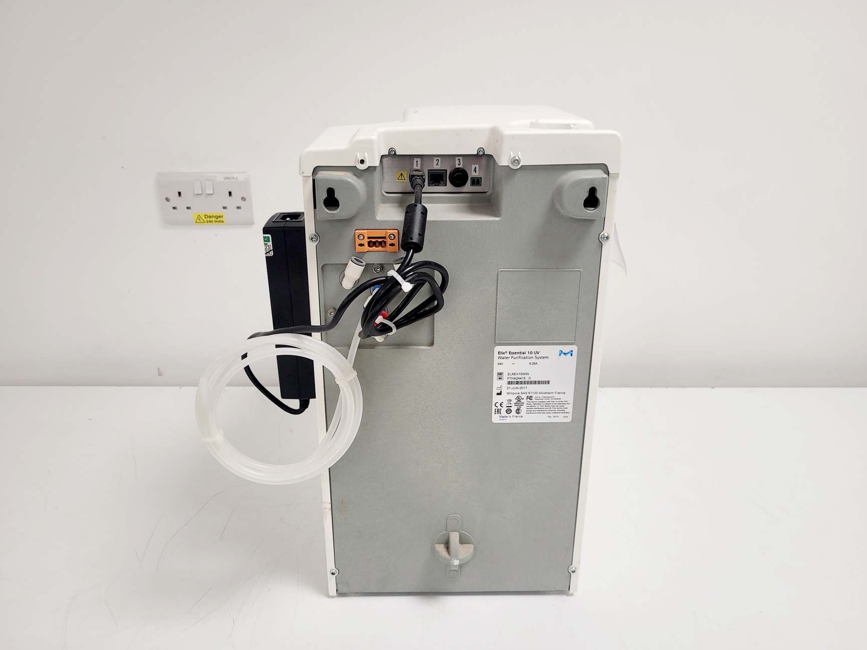 Image of Millipore Elix Essential 10 UV Water Purification System w/ 60 Litre Tank Lab