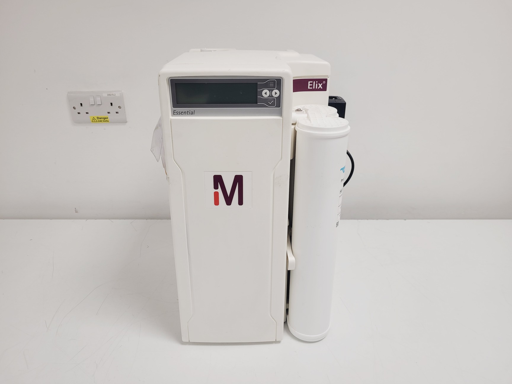 Image of Millipore Elix Essential 10 UV Water Purification System w/ 60 Litre Tank Lab