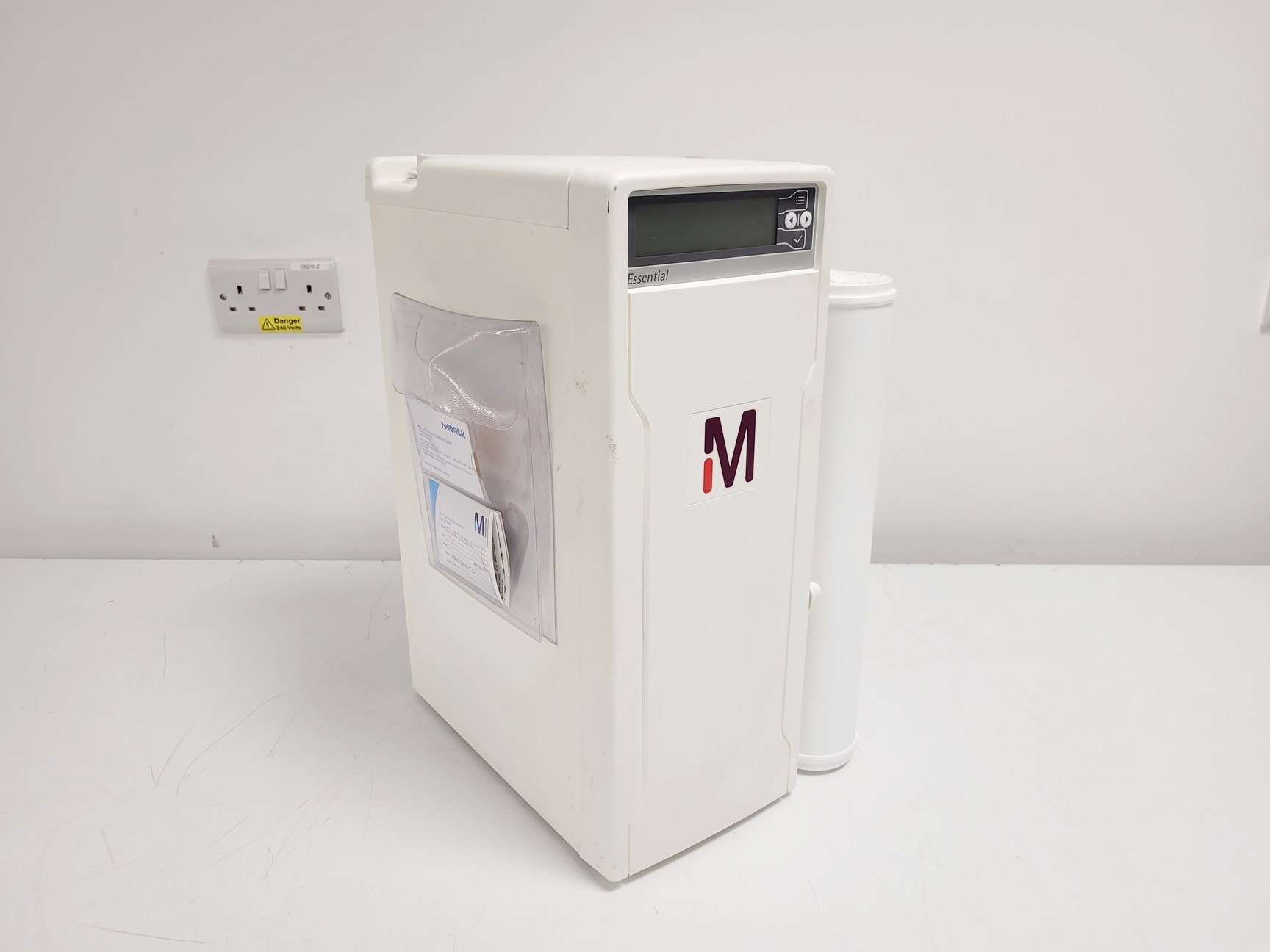 Image of Millipore Elix Essential 10 UV Water Purification System w/ 60 Litre Tank Lab