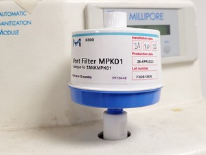 Thumbnail image of Millipore Elix Essential 10 UV Water Purification System w/ 60 Litre Tank Lab