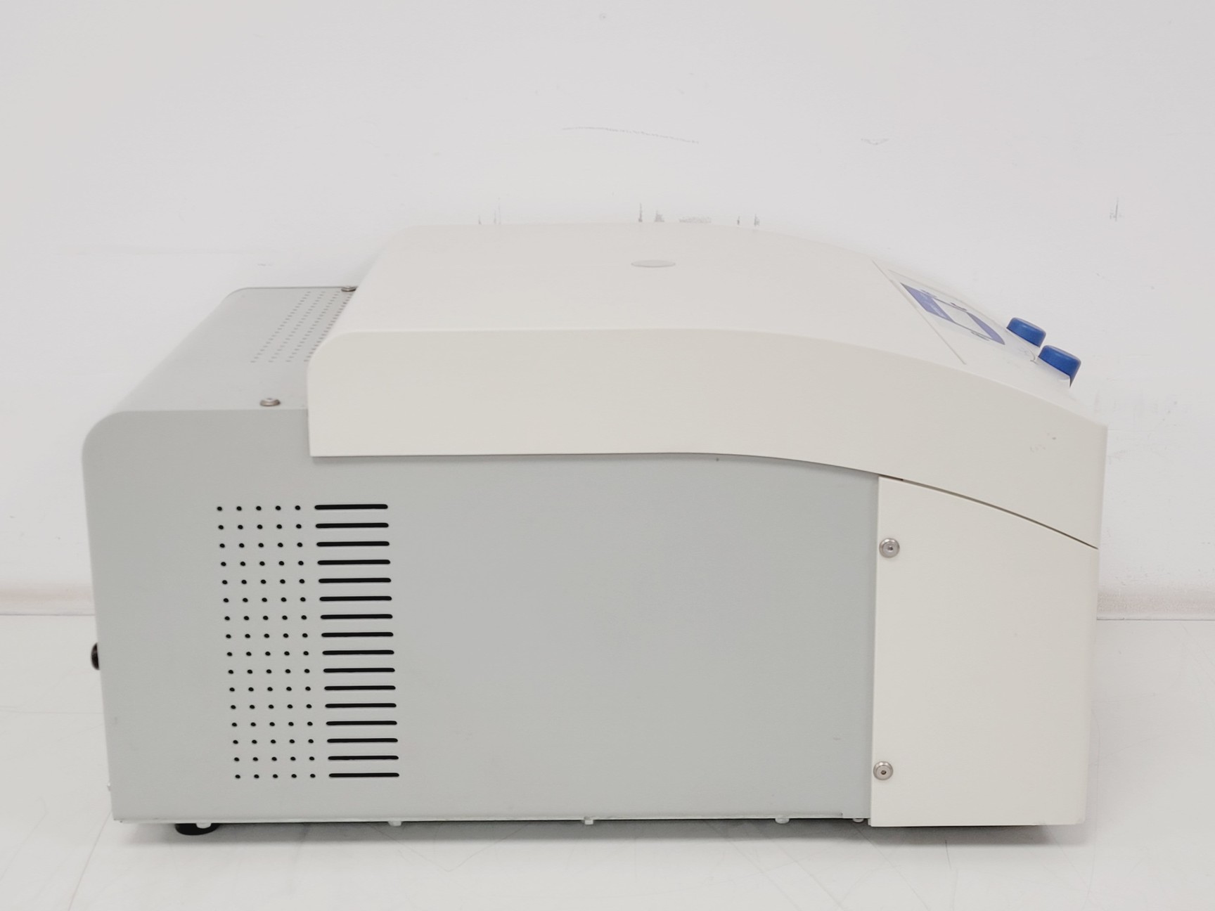 Image of Sigma 1-15K Refrigerated Benchtop Centrifuge