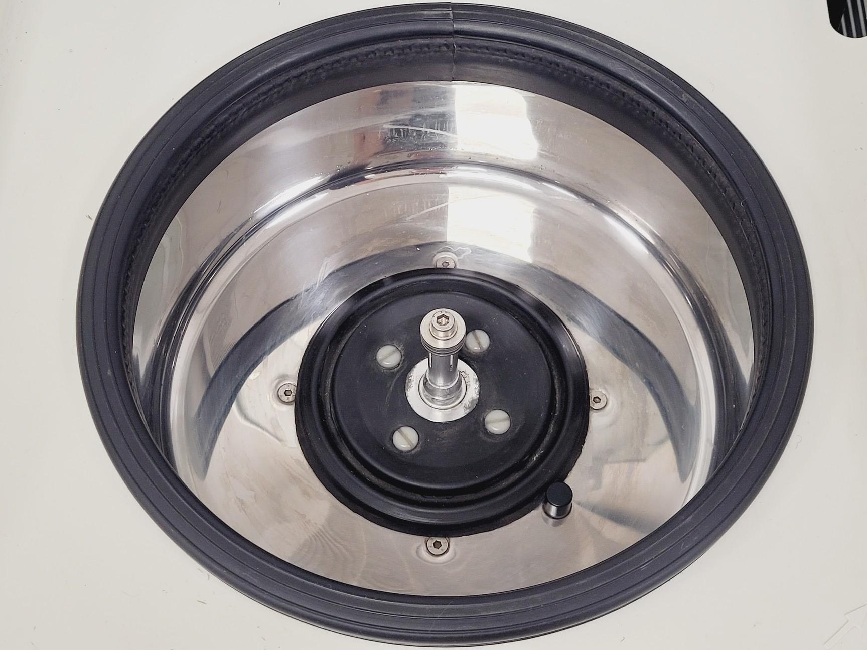 Image of Sigma 1-15K Refrigerated Benchtop Centrifuge