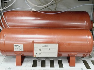 Thumbnail image of PEAK Scientific Genius 3031 Nitrogen Generator (2016) Lab