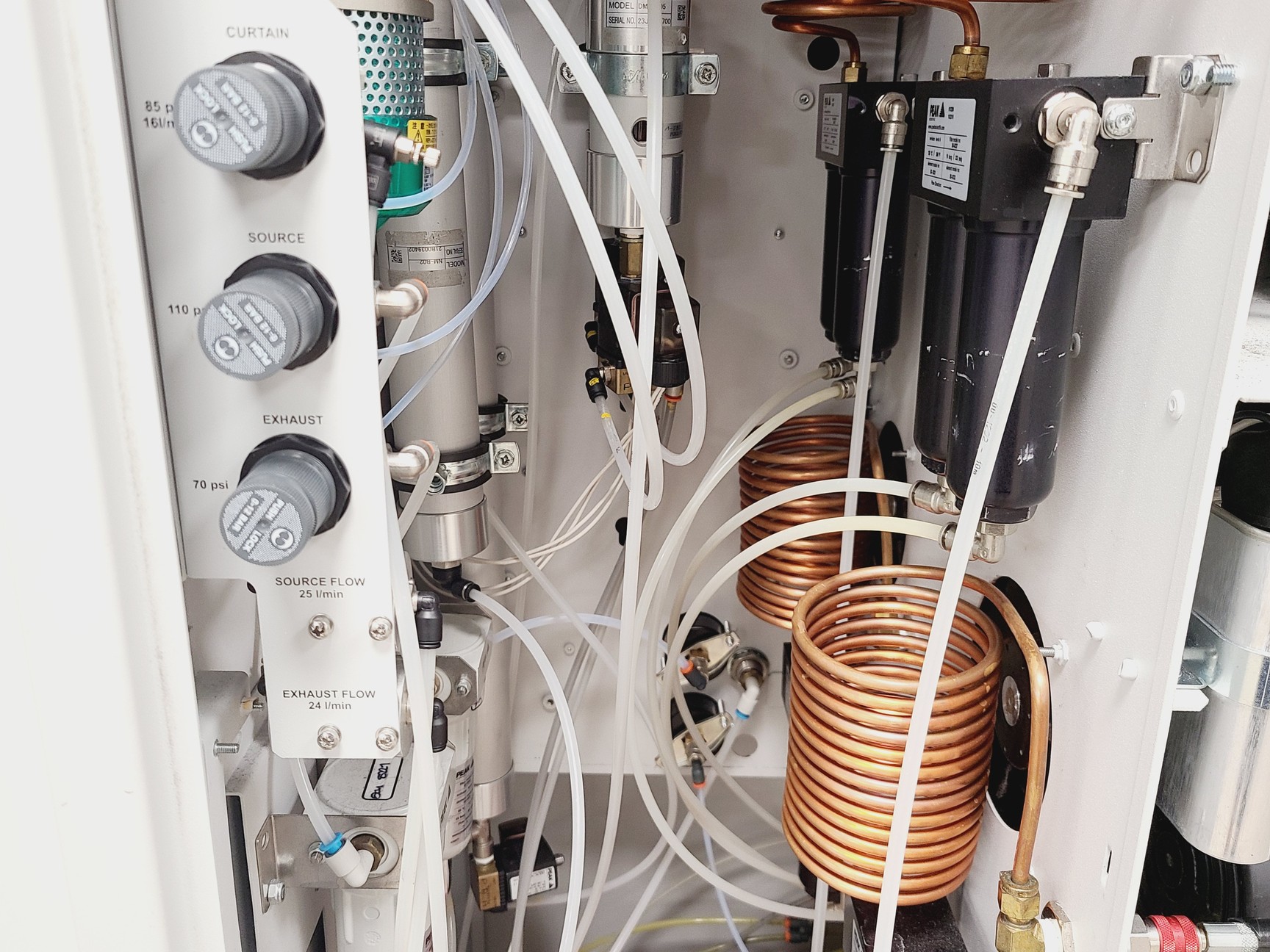 Image of PEAK Scientific Genius 3031 Nitrogen Generator (2016) Lab