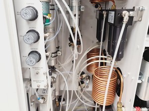 Thumbnail image of PEAK Scientific Genius 3031 Nitrogen Generator (2016) Lab