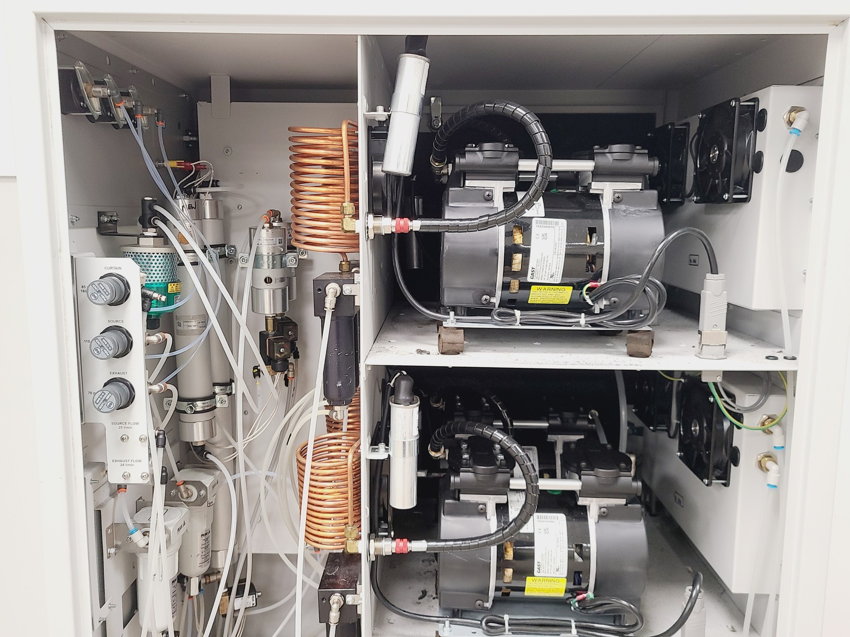 Image of PEAK Scientific Genius 3031 Nitrogen Generator (2016) Lab