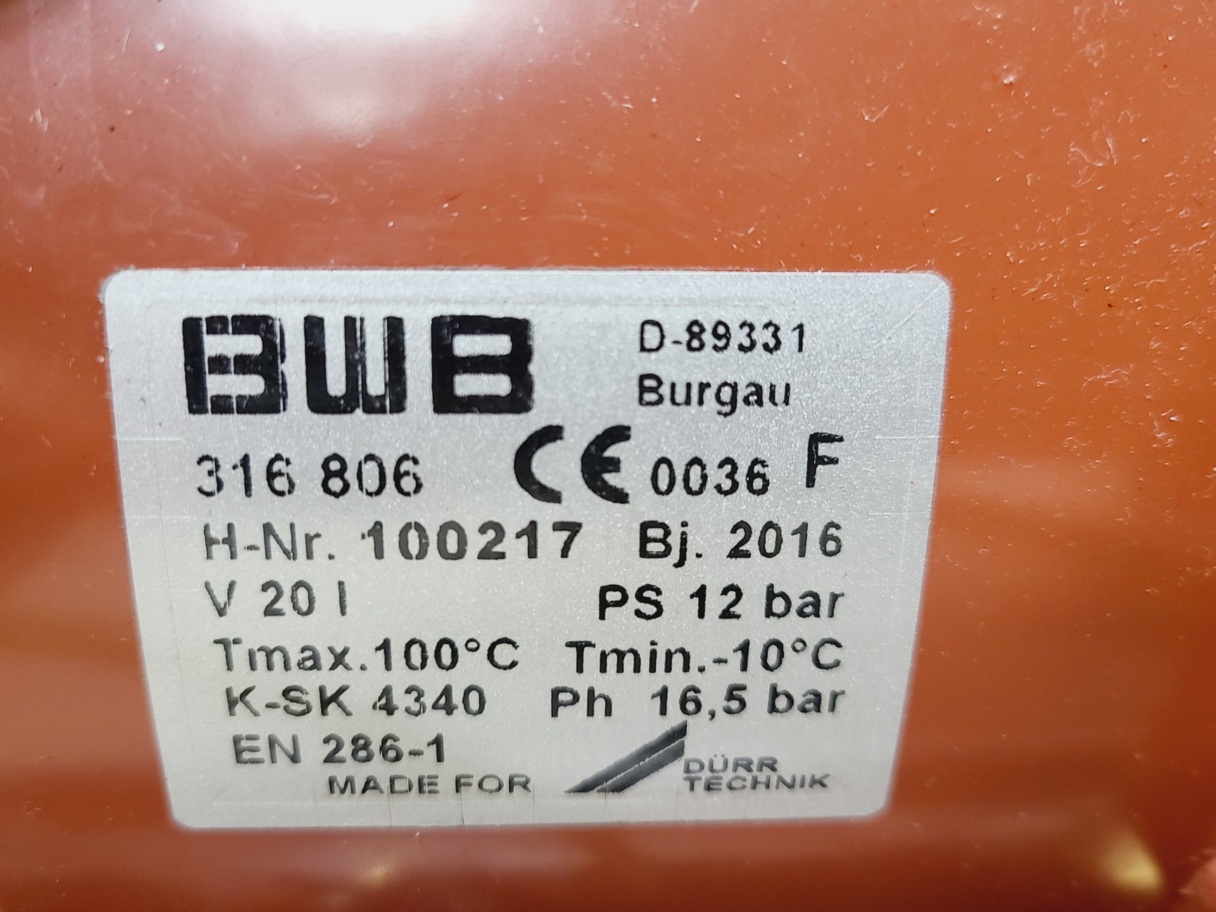 Image of PEAK Scientific Genius 3031 Nitrogen Generator (2016) Lab