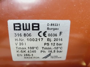 Thumbnail image of PEAK Scientific Genius 3031 Nitrogen Generator (2016) Lab