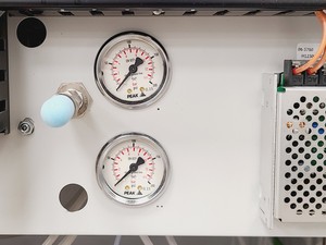 Thumbnail image of PEAK Scientific Genius 3031 Nitrogen Generator (2016) Lab