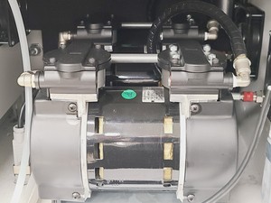 Thumbnail image of PEAK Scientific Genius 3031 Nitrogen Generator (2016) Lab