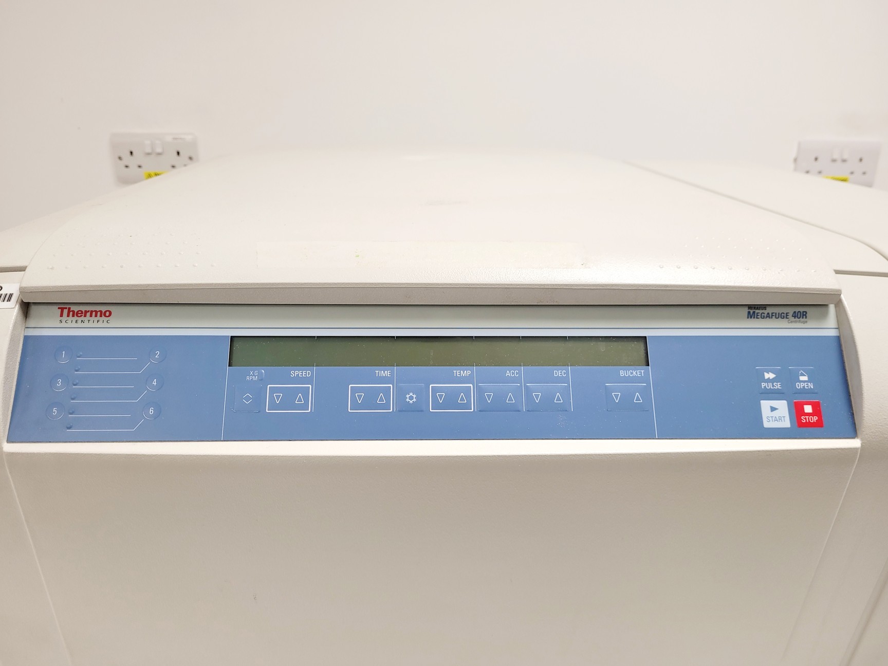 Image of Thermo Fisher Scientific Heraeus Megafuge 40R Benchtop Centrifuge