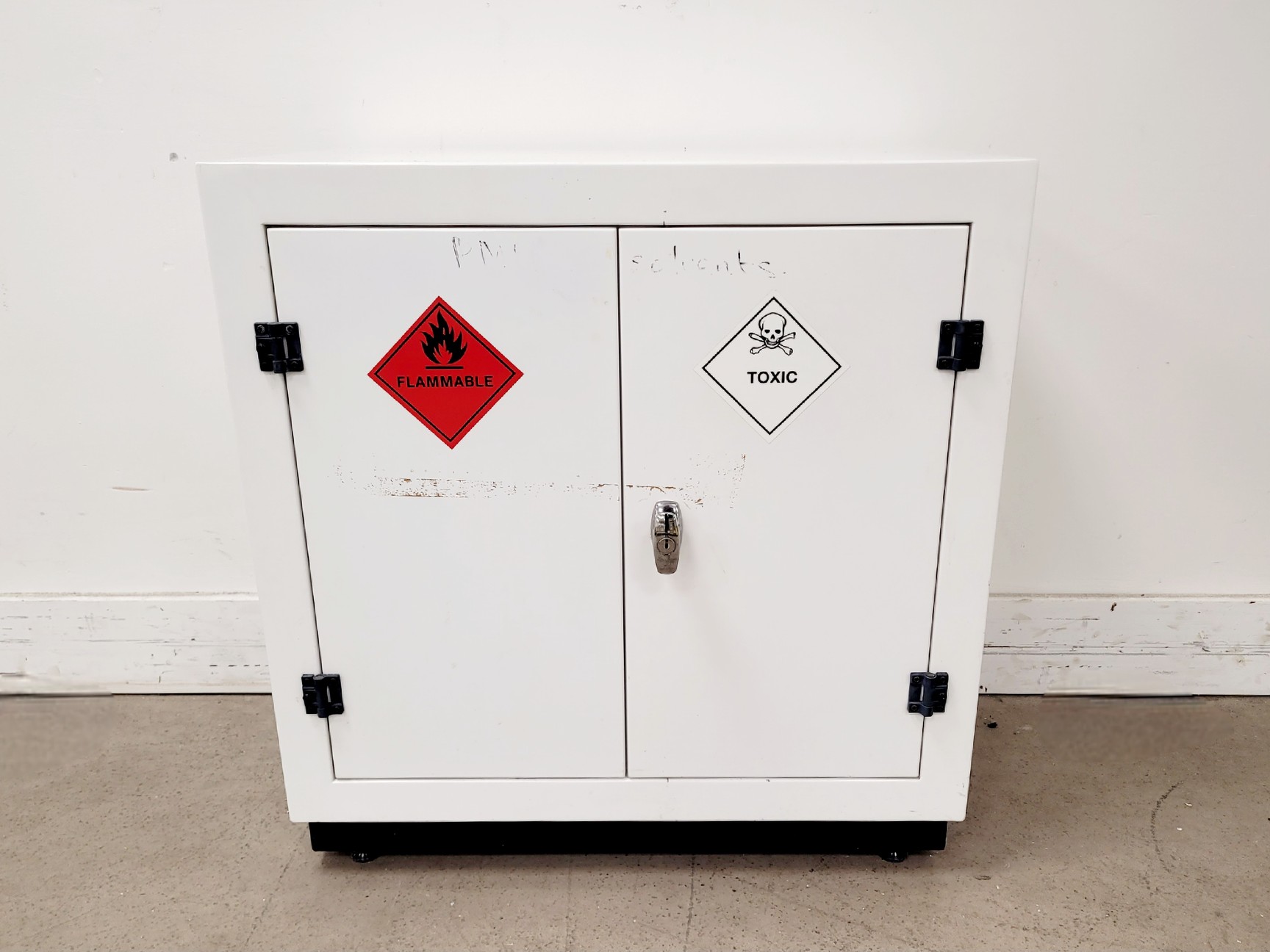Image of White Metal Solvent/Chemical Storage Cabinet