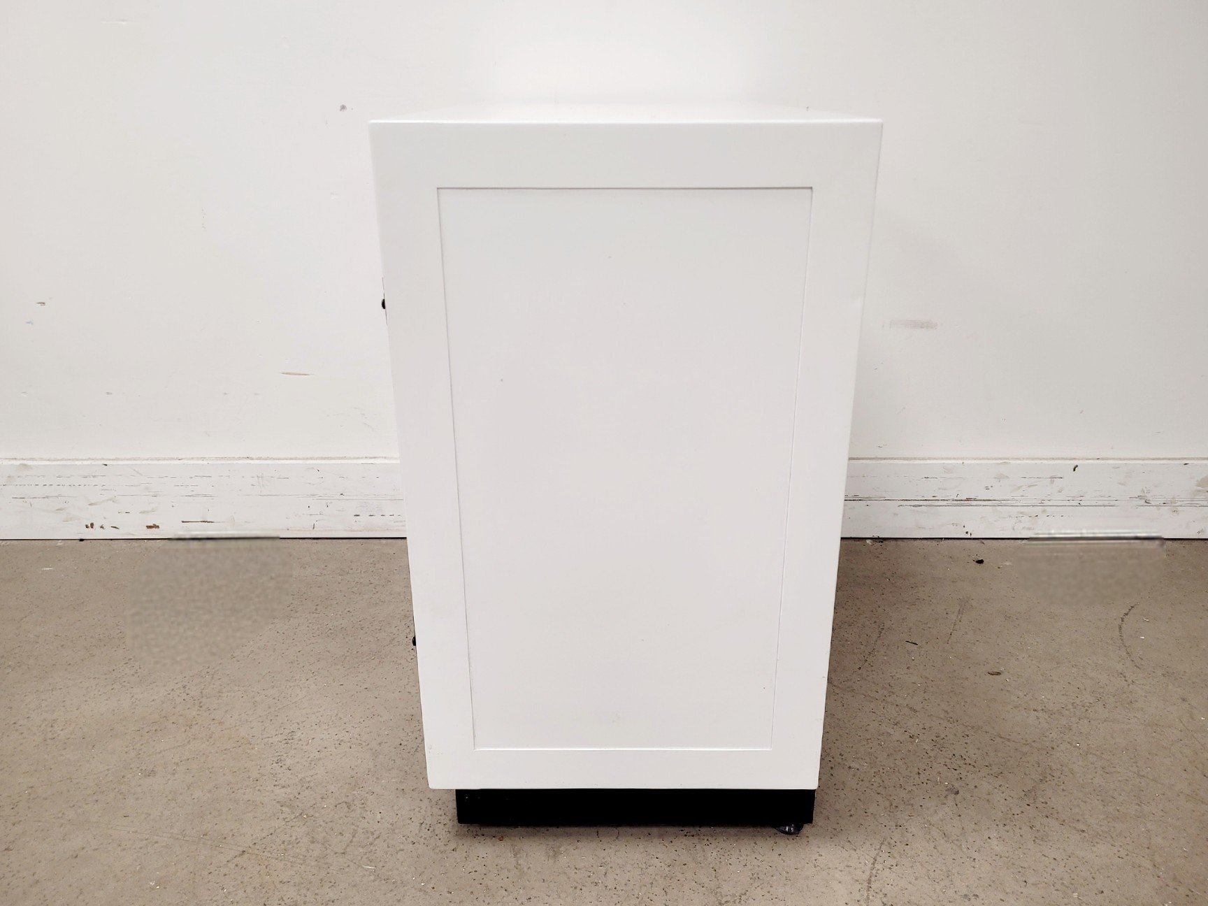 Image of White Metal Solvent/Chemical Storage Cabinet