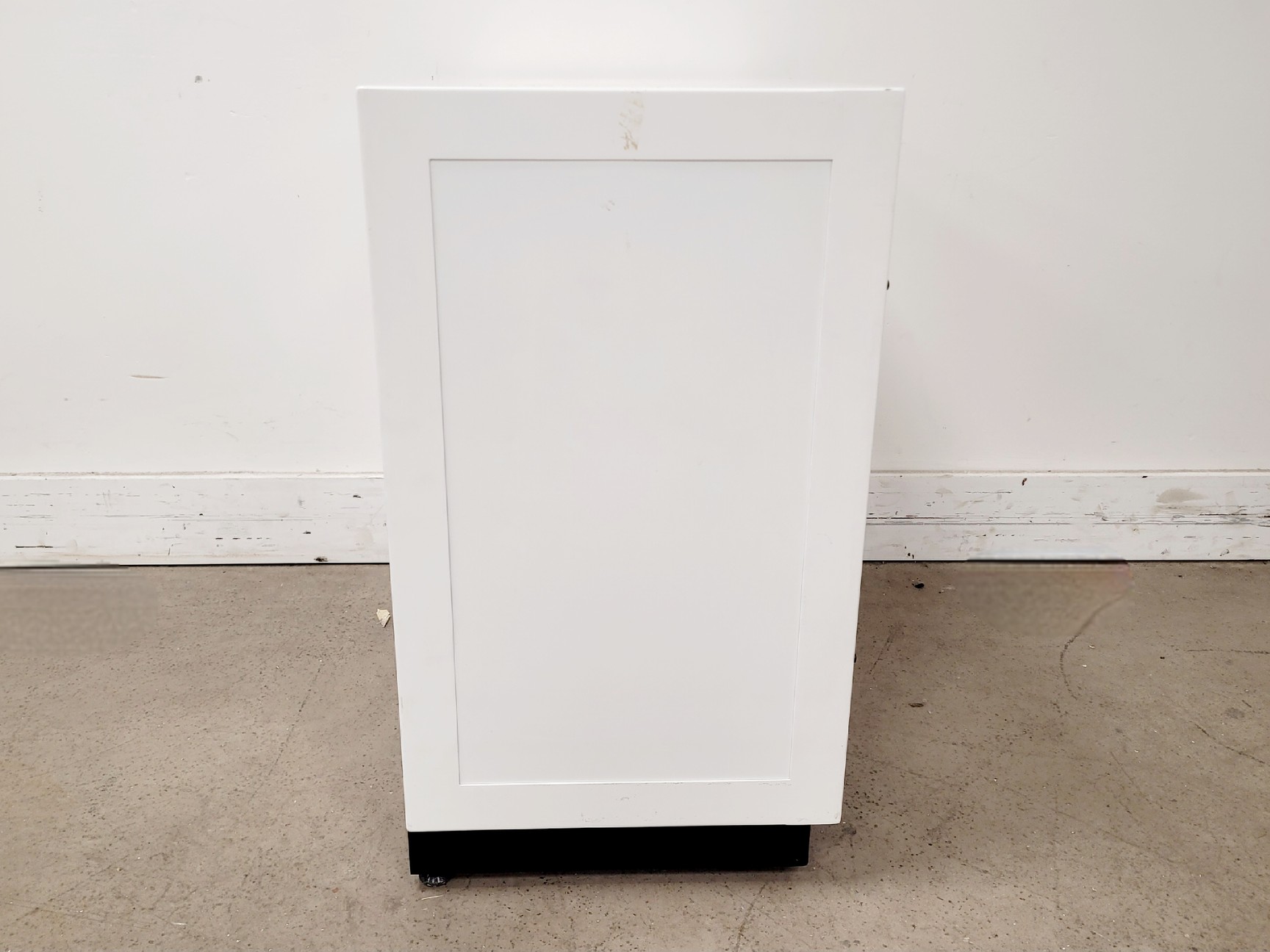 Image of White Metal Solvent/Chemical Storage Cabinet