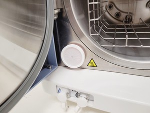 Thumbnail image of Eschmann Little Sister SES 3000B Vacuum Autoclave Lab
