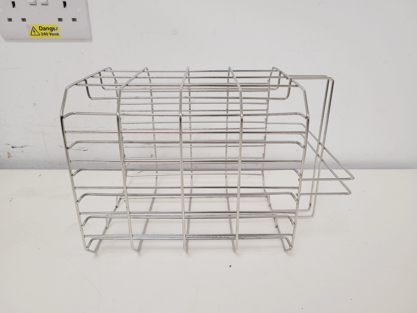 Image of Eschmann Little Sister SES 3000B Vacuum Autoclave Lab