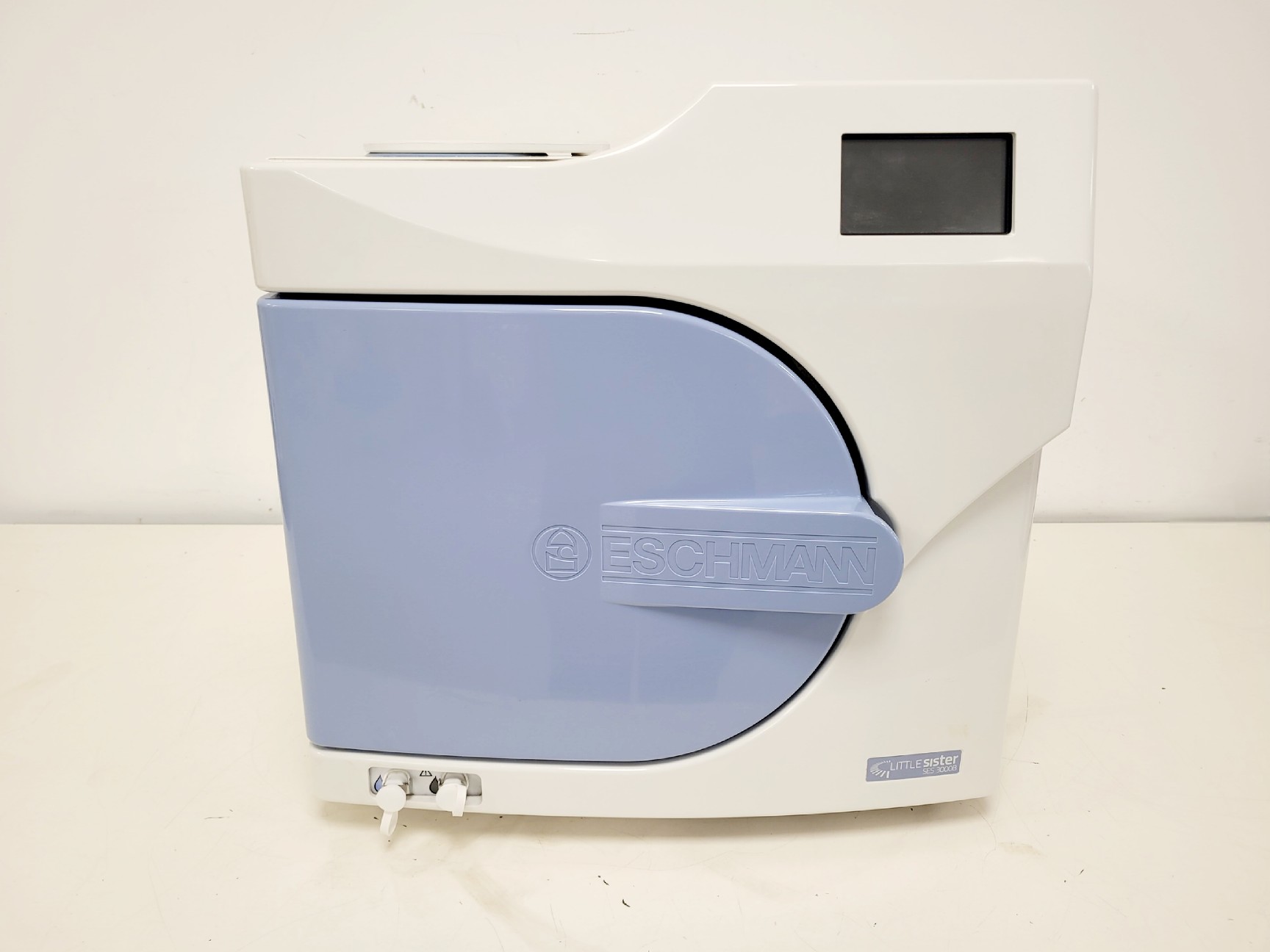 Image of Eschmann Little Sister SES 3000B Vacuum Autoclave Lab