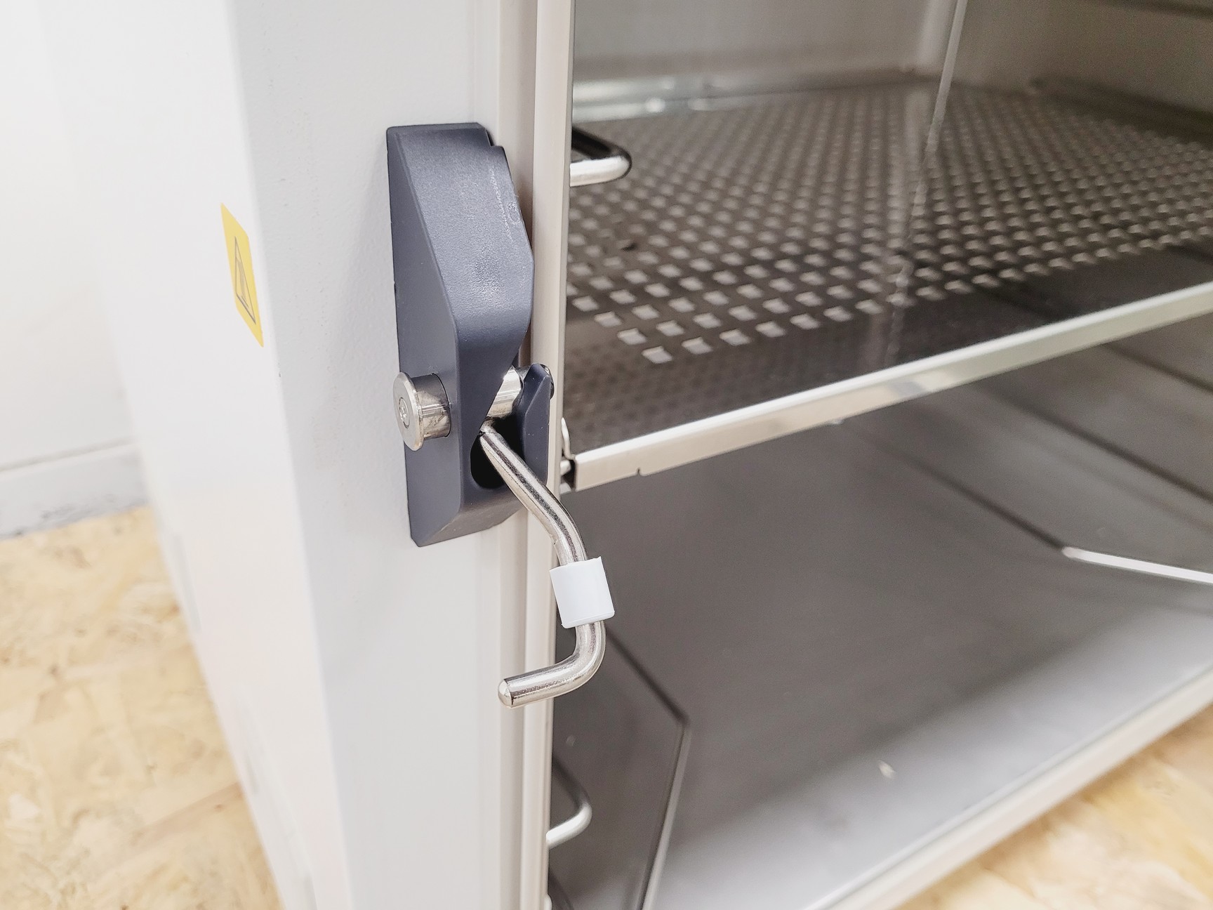 Image of LEEC Precision 190D Culture Safe CO2 Incubator