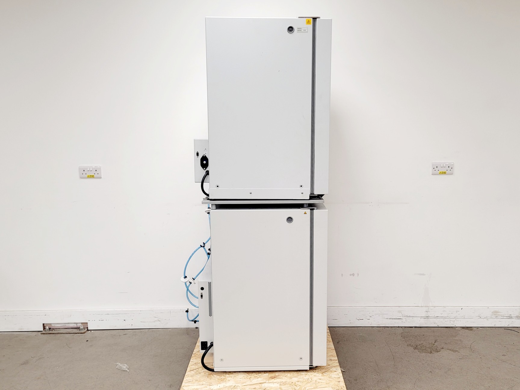 Image of New Brunswick Galaxy 170R CO2 Incubator Double Stack Lab