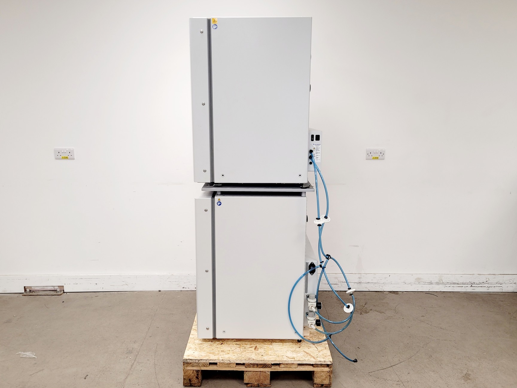 Image of New Brunswick Galaxy 170R CO2 Incubator Double Stack Lab