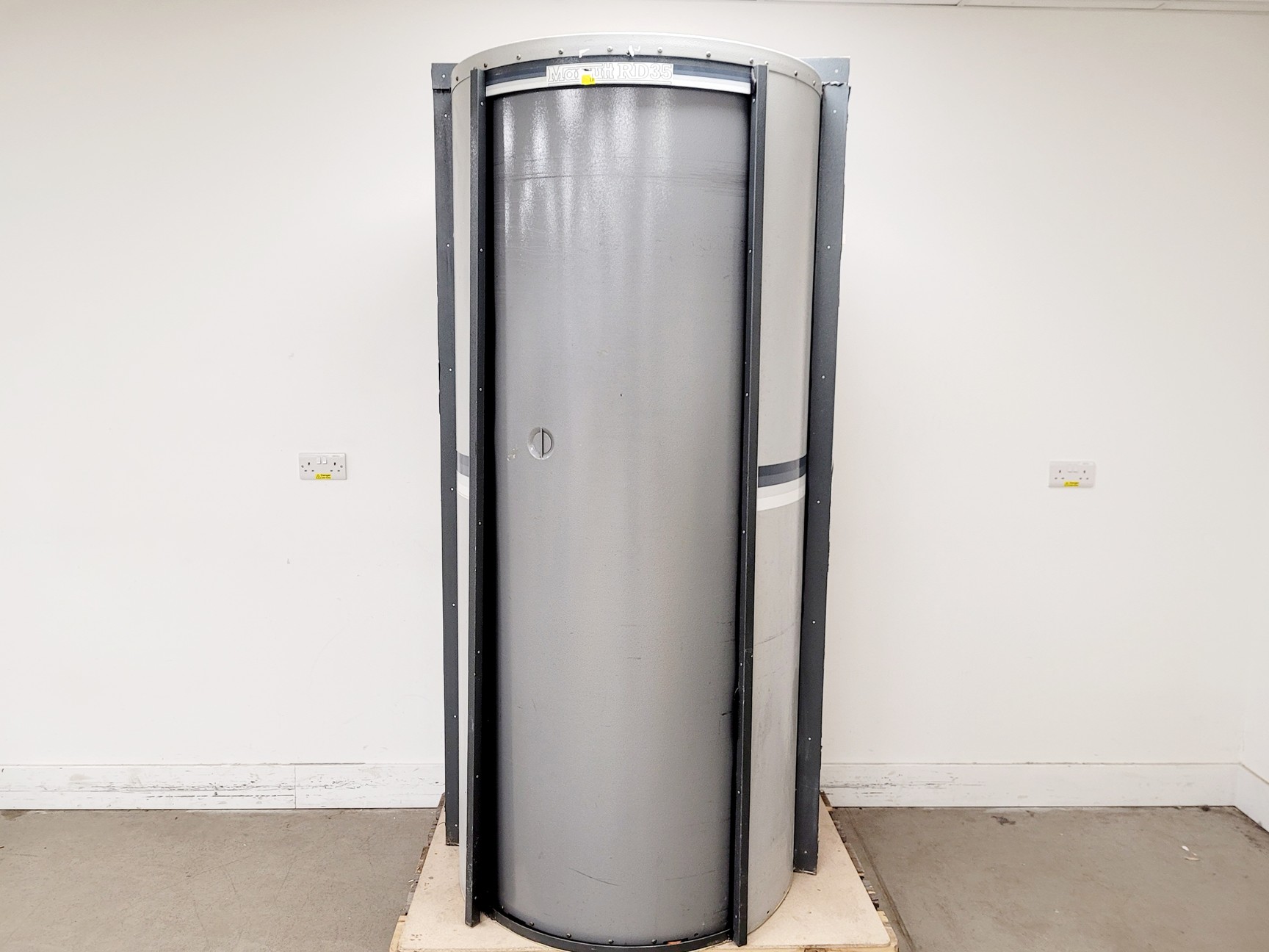 Image of Marrutt RD35 Laboratory Darkroom Two Way Revolving Rotary Door 