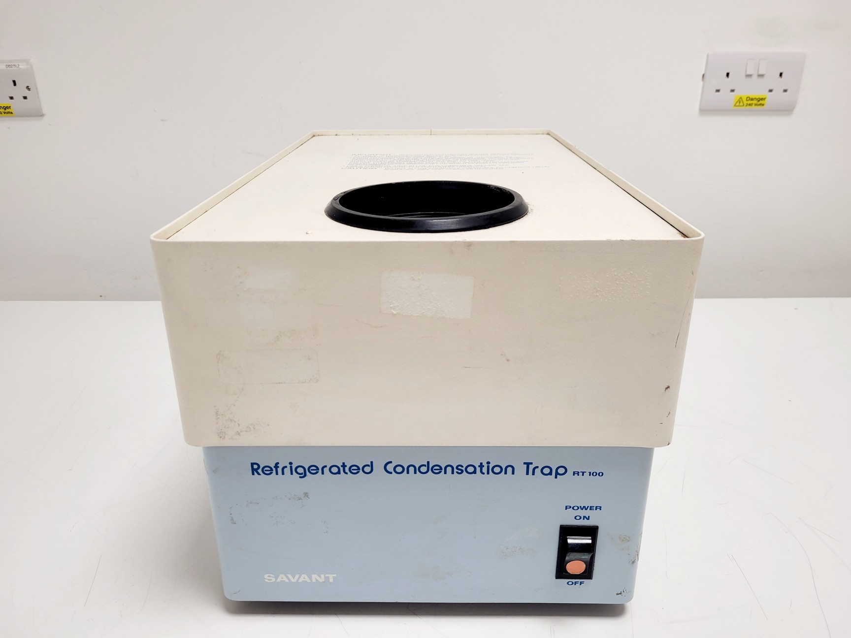 Image of Savant Speedvac Concentrator SVC100H w/RT 100 Refrigerated Condensation Trap