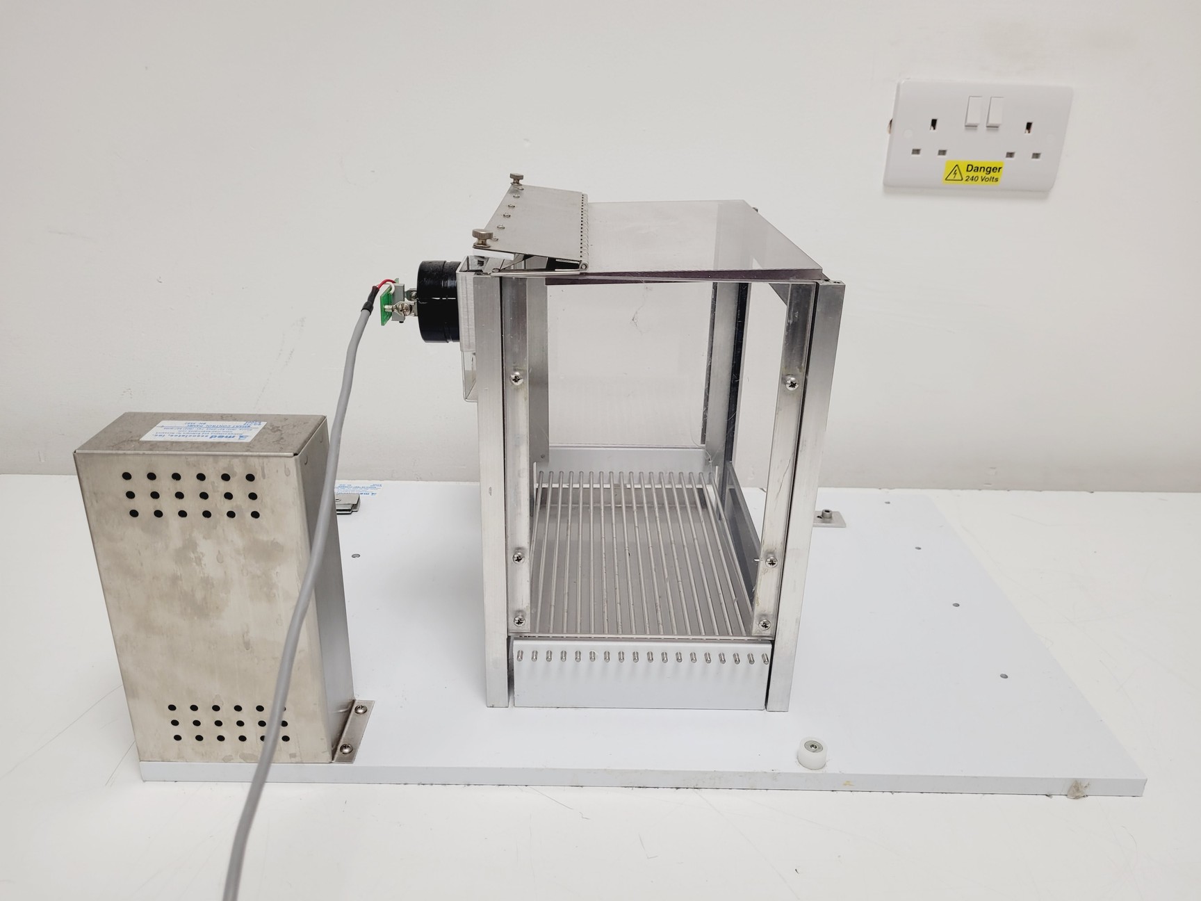 Image of Med Associates Modular Test Chamber w/Nexio NEX121 TFT LCD Monitor