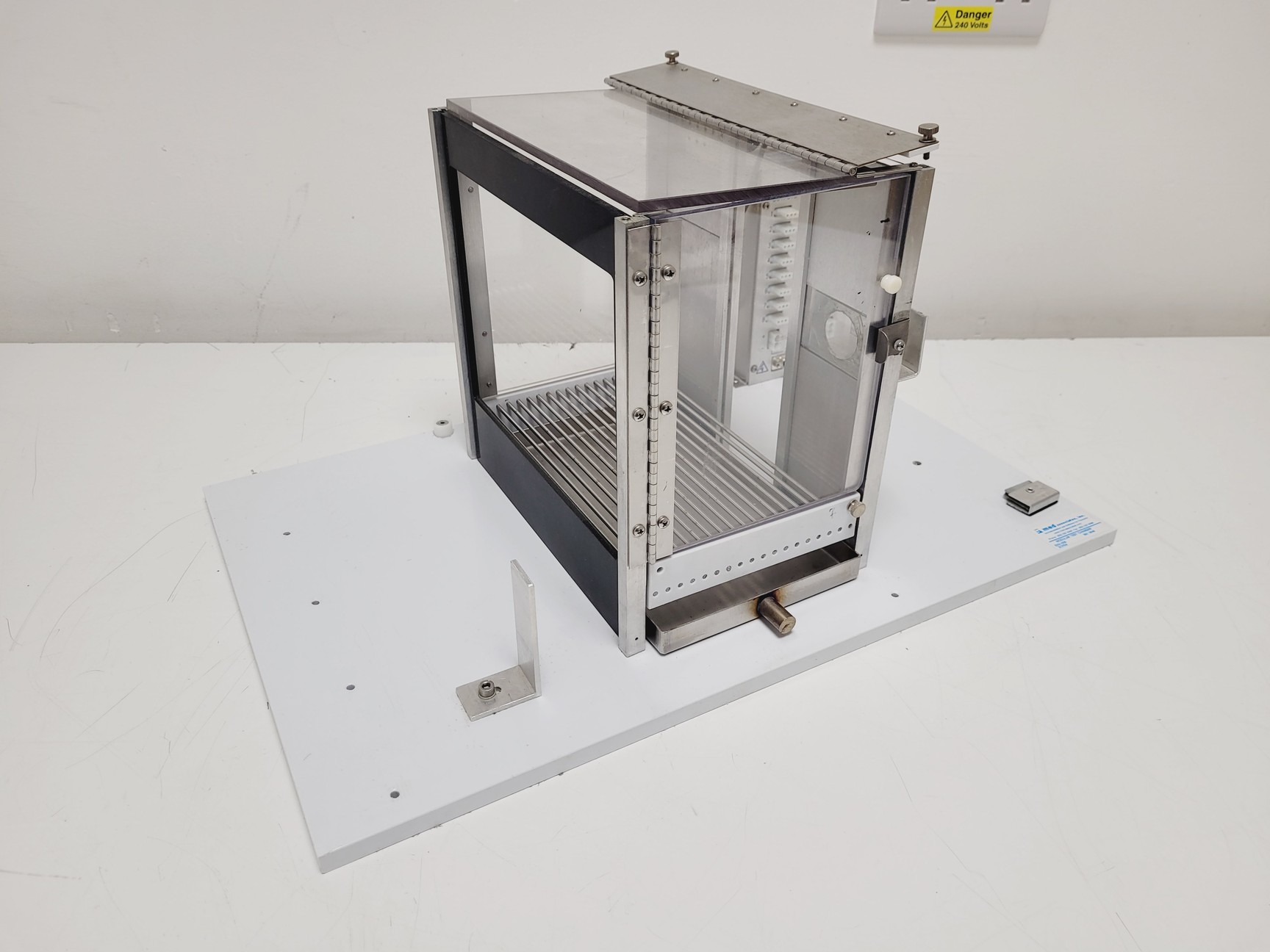 Image of Med Associates Modular Test Chamber w/Nexio NEX121 TFT LCD Monitor