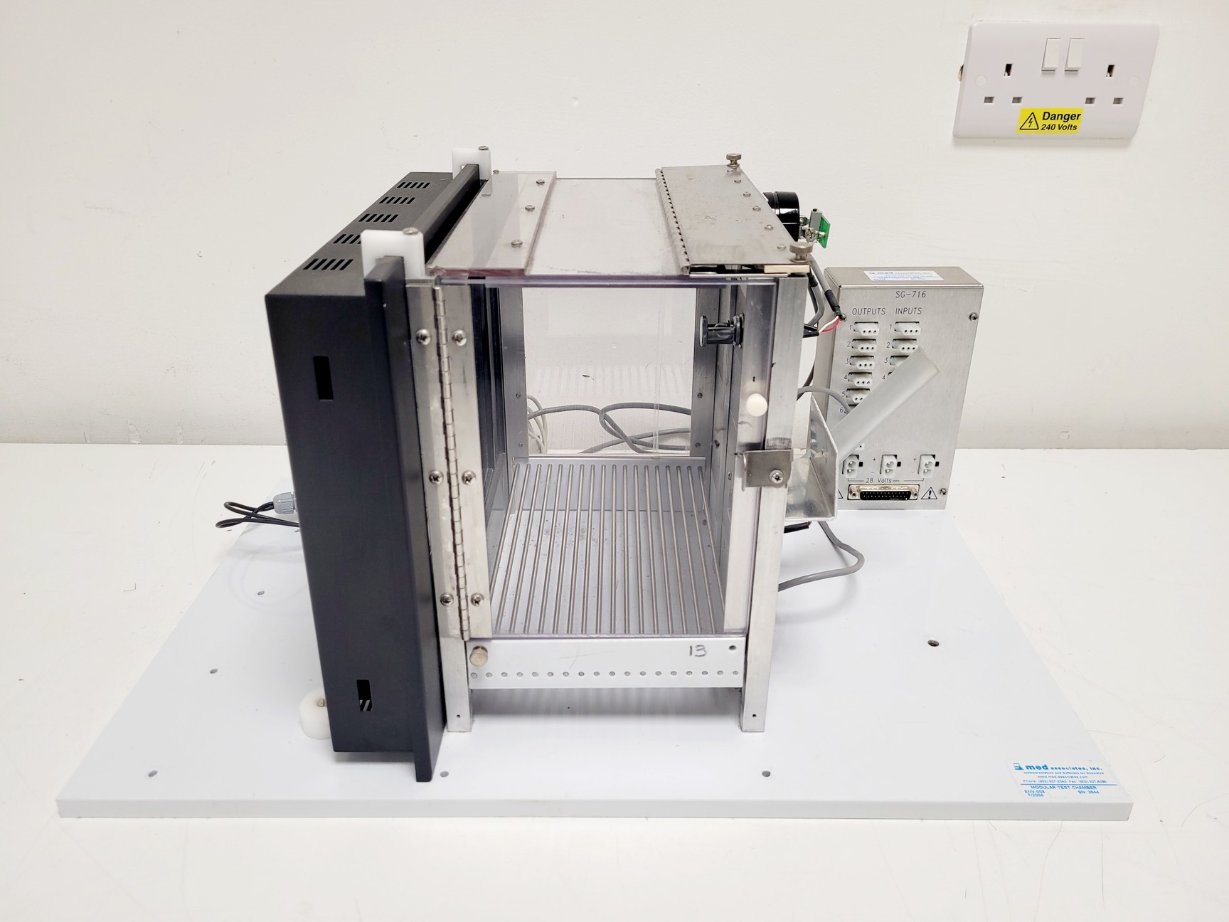 Image of Med Associates Modular Test Chamber w/ Nexio NEX121 TFT LCD Monitor